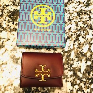 Tory Burch wallet. New in Box. Trifold